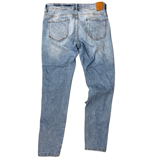 ZARA Women's Embroidered Flower Jewels Skinny Distressed Jeans Size 8 -Pre-Owned - Picture 10 of 10